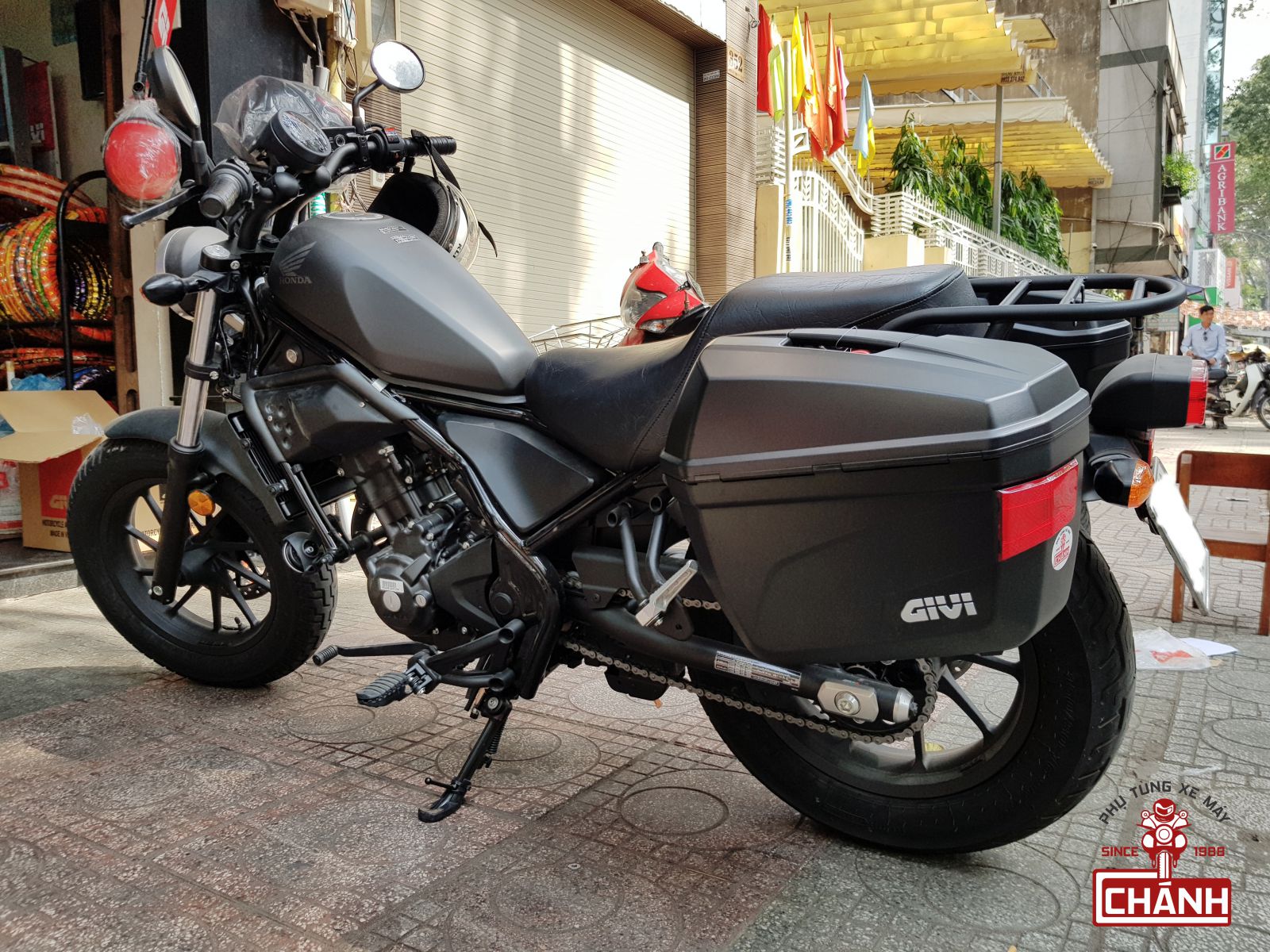 Thung-hong-Givi-E22N-6