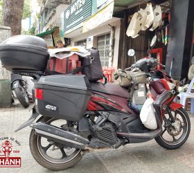 Chiêm ngưỡng thùng hông Givi E22N chính hãng trên xe Yamaha Nouvo SX