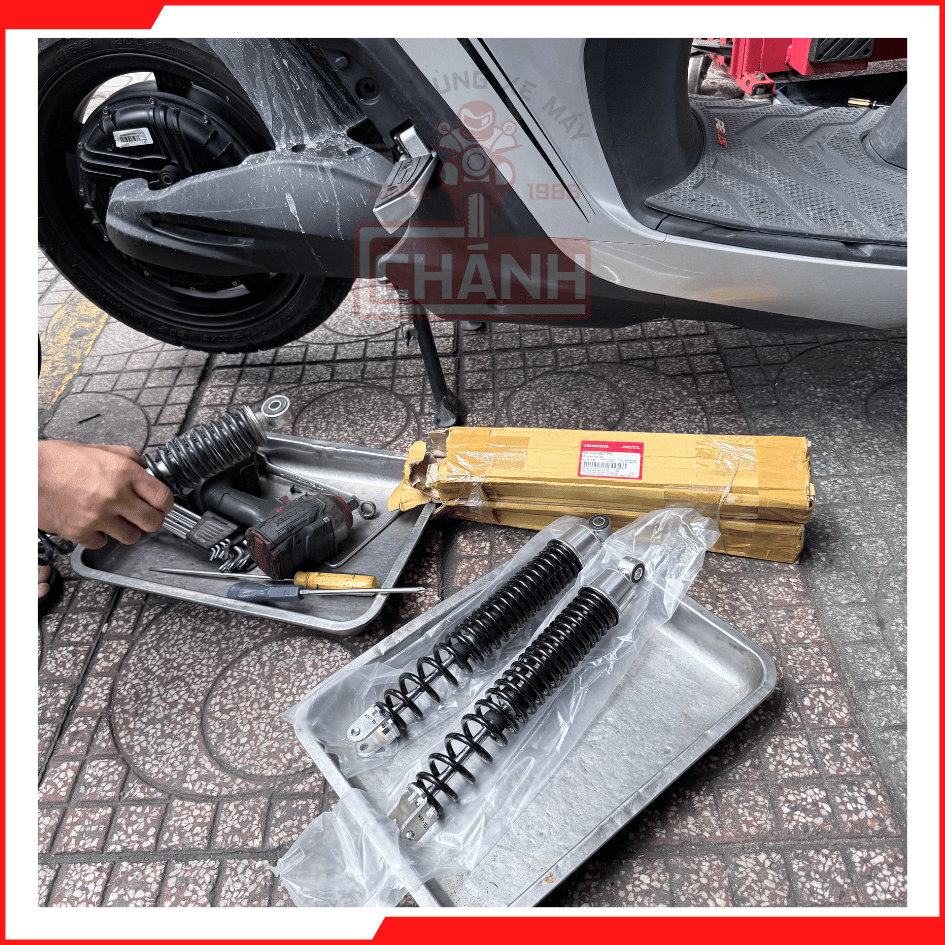 Phuoc-giam-xoc-sau-xe-dien-Vinfast-feliz-43