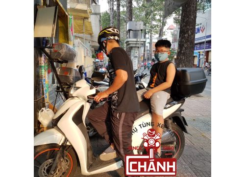 Thùng đựng đồ Givi cho xe SH Việt Nam 5